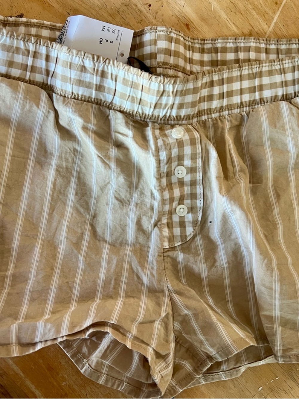 H&M NWT Beige and White Striped Women’s Shorts